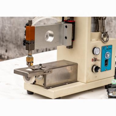 edge roller gluing machine